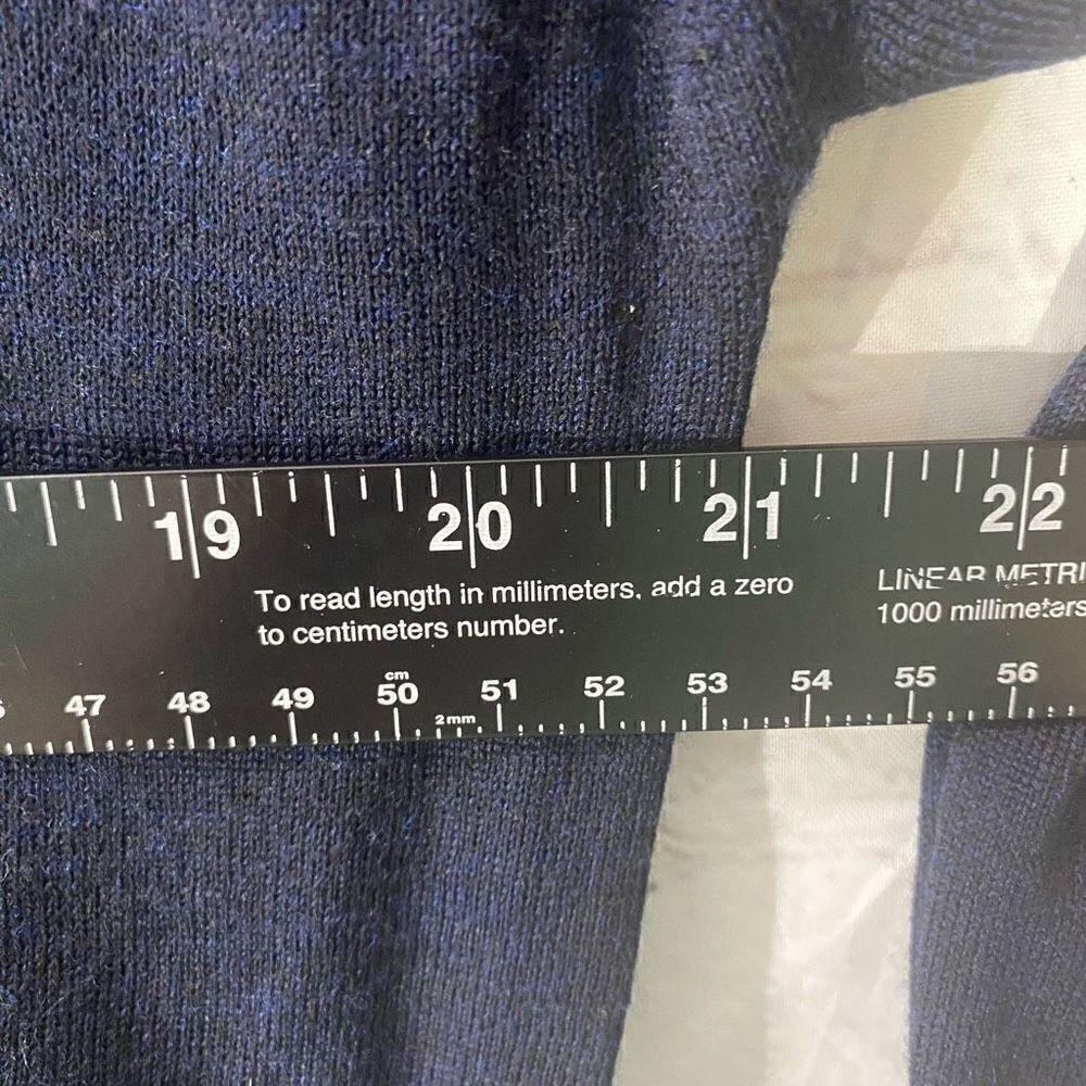 Basic Zara Man V-neck - Picture 5 of 5